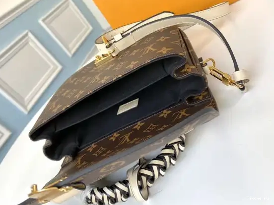 Affordable LOUIS VUITTON POCHETTE METIS 0605